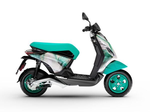 Piaggio One Active Feng Chen Right