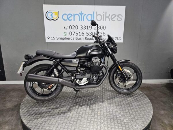 Moto Guzzi V7 850 Stone ABS 2021 Black 6