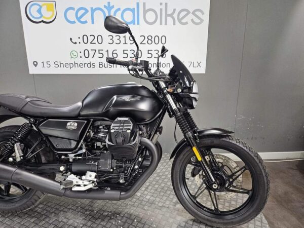 Moto Guzzi V7 850 Stone ABS 2021 Black 20