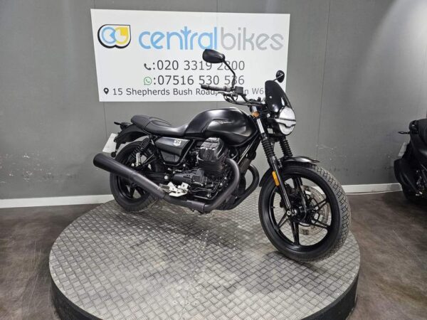 Moto Guzzi V7 850 Stone ABS 2021 Black 10