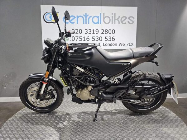 Husqvarna Svartpilen 125 125 Svartpilen 2023 Black 14