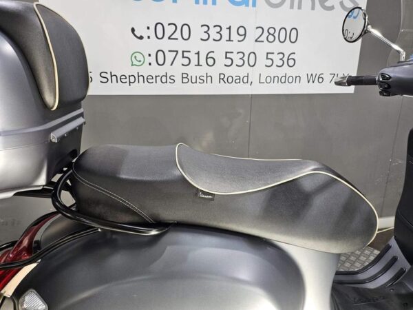 Piaggio Vespa GTS 300 Super Sport ABS 2017 Grey 11