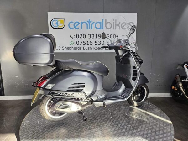 Piaggio Vespa GTS 300 Super Sport ABS 2017 Grey 19