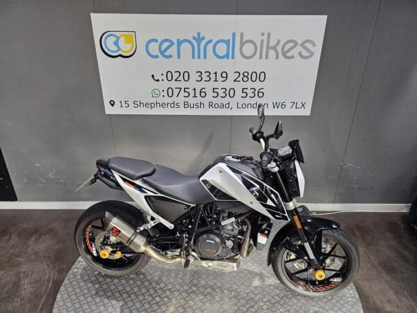 KTM 690 Duke 690 Duke 2018 White 18