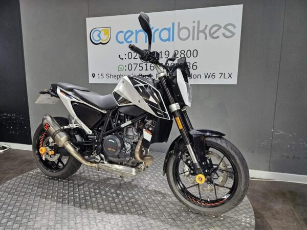 KTM 690 Duke 690 Duke 2018 White 6