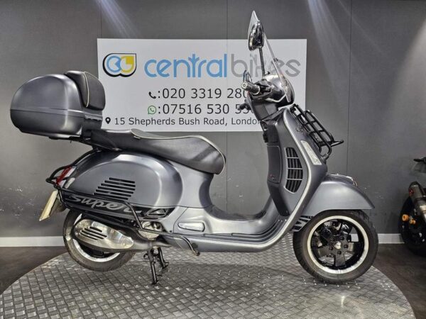 Piaggio Vespa GTS 300 Super Sport ABS 2017 Grey 1