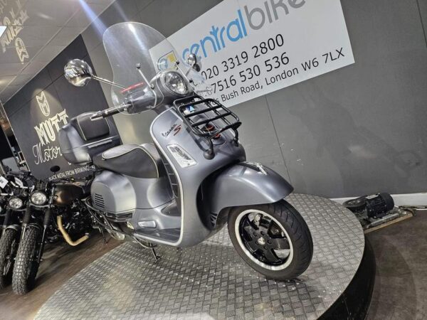 Piaggio Vespa GTS 300 Super Sport ABS 2017 Grey 5