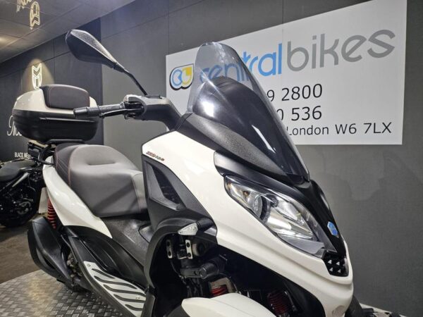 Piaggio MP3 300 Sport HPE 2020 White 7