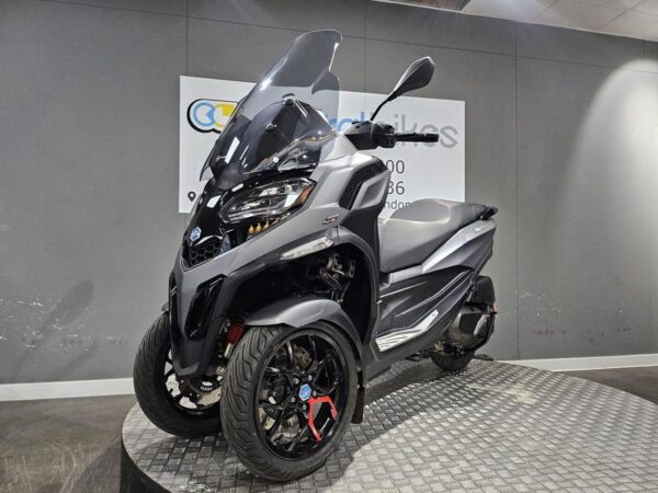 Piaggio MP3 400 HPE Sport E5 2023 Grey 21