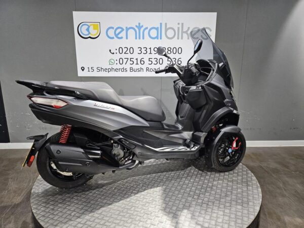 Piaggio MP3 400 HPE Sport E5 2023 Grey 10