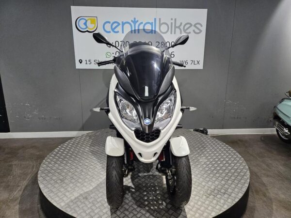 Piaggio MP3 300 Sport HPE 2020 White 24