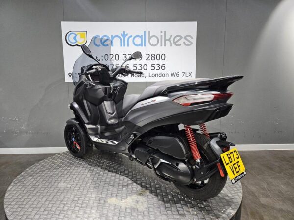 Piaggio MP3 400 HPE Sport E5 2023 Grey 13