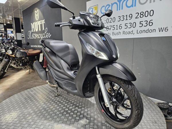 Piaggio Medley 125 125 S CVT Euro 5 2023 Black 5