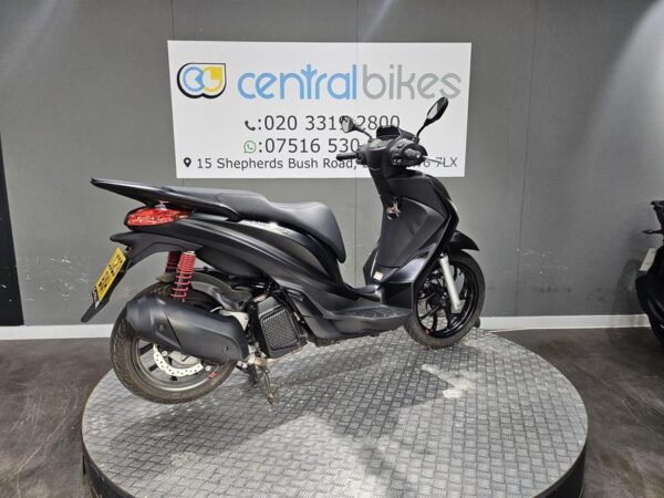 Piaggio Medley 125 125 S CVT Euro 5 2023 Black 13