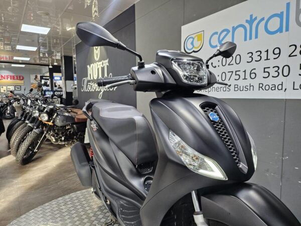 Piaggio Medley 125 125 S CVT Euro 5 2023 Black 6