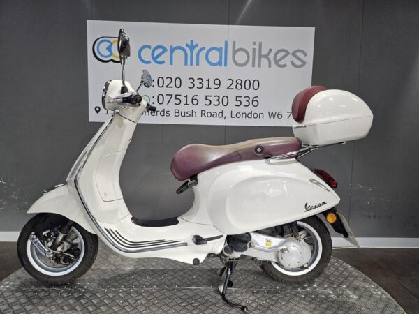 Piaggio Vespa Primavera 50 50 2T CVT 2016 White 23