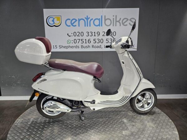 Piaggio Vespa Primavera 50 50 2T CVT 2016 White 18