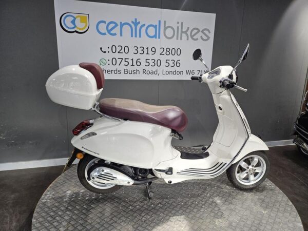 Piaggio Vespa Primavera 50 50 2T CVT 2016 White 14