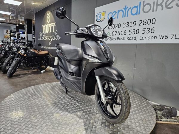 Piaggio Liberty 125 125 S CVT Euro 5 2022 Black 4