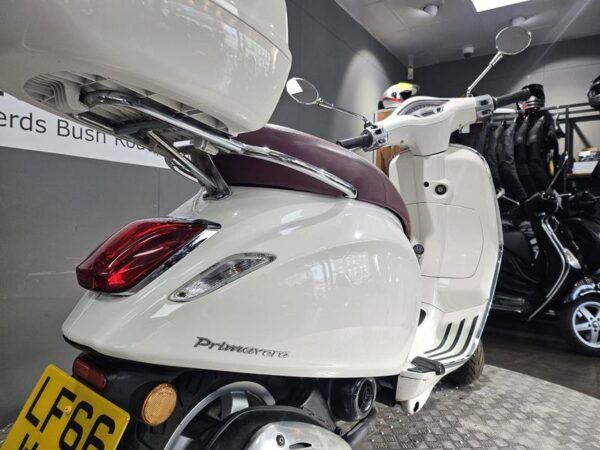 Piaggio Vespa Primavera 50 50 2T CVT 2016 White 9