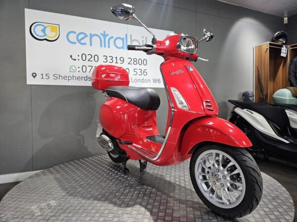Piaggio Vespa Sprint 125 125 CVT 2014 Red 24