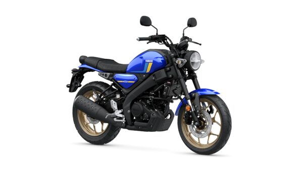 Yamaha 2024 XSR 125 A blue Yamaha motorcycle with a sleek design, featuring gold wheels, a minimalist seat, and a round headlight, positioned on a white background.