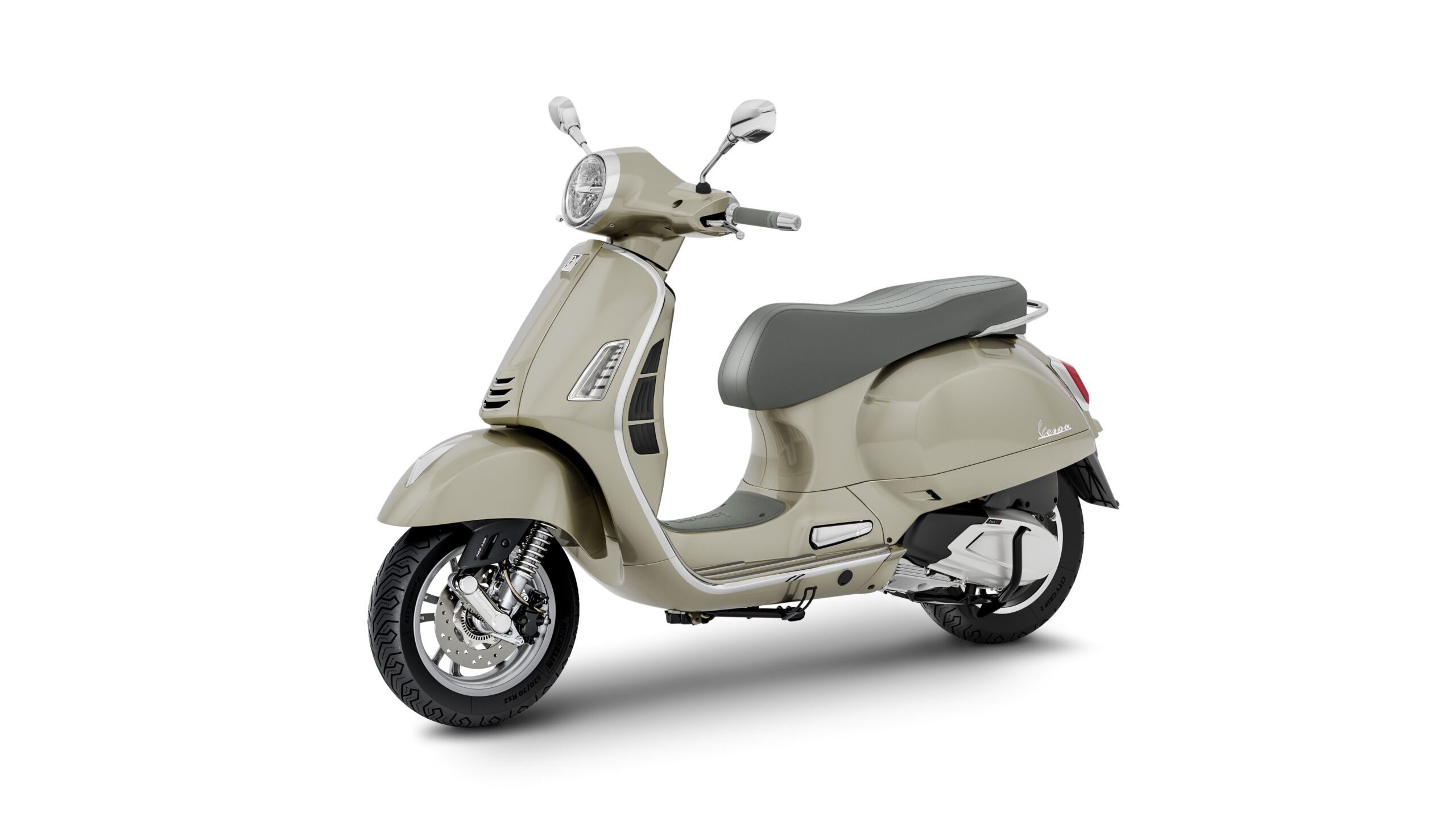 Vespa GTS 310 2026 Beige Avvolgente Lateral Left A light beige Vespa scooter with a gray seat, shown from the side on a white background.