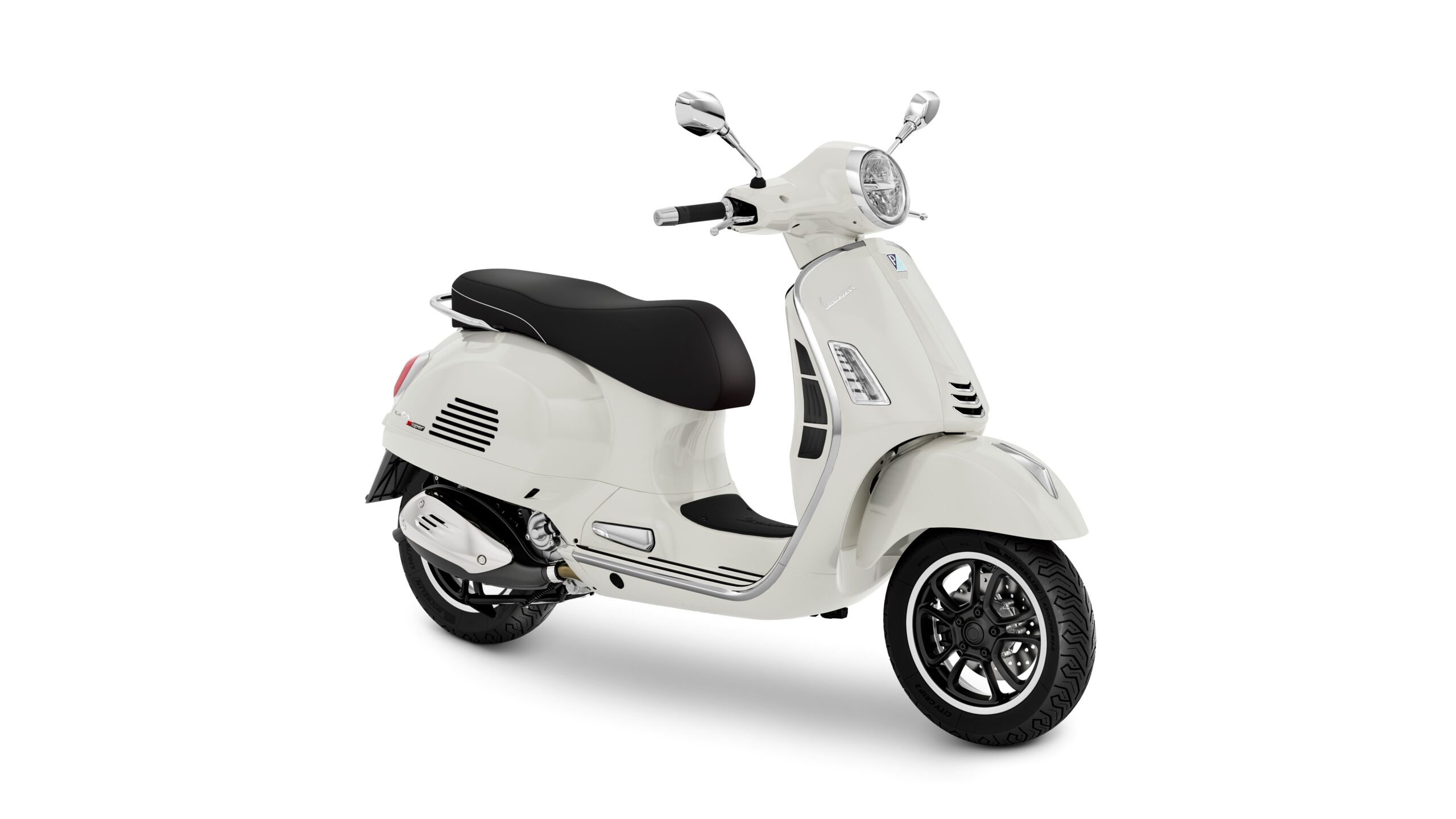Vespa GTS Super 310 2026 Bianco Innocente Lateral Right A sleek white scooter with a black seat, stylish design, and chrome accents, displayed in a three-quarter view.