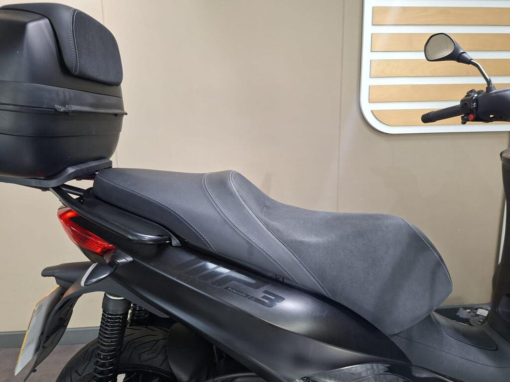 Piaggio MP3 300 2023 12