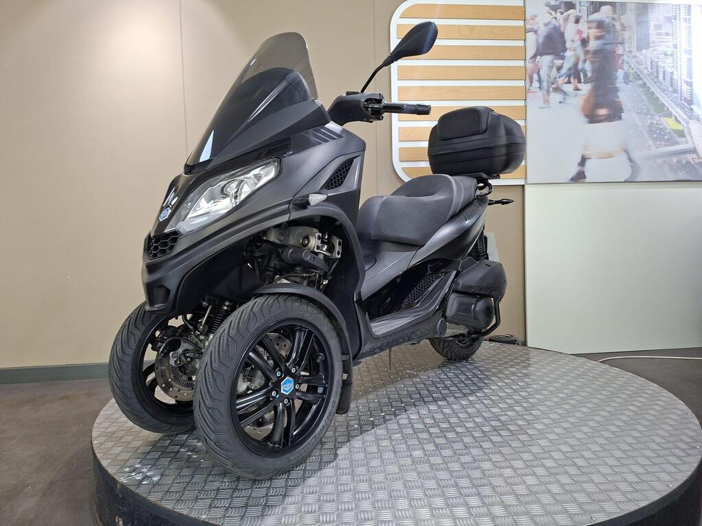 Piaggio MP3 300 2023 3