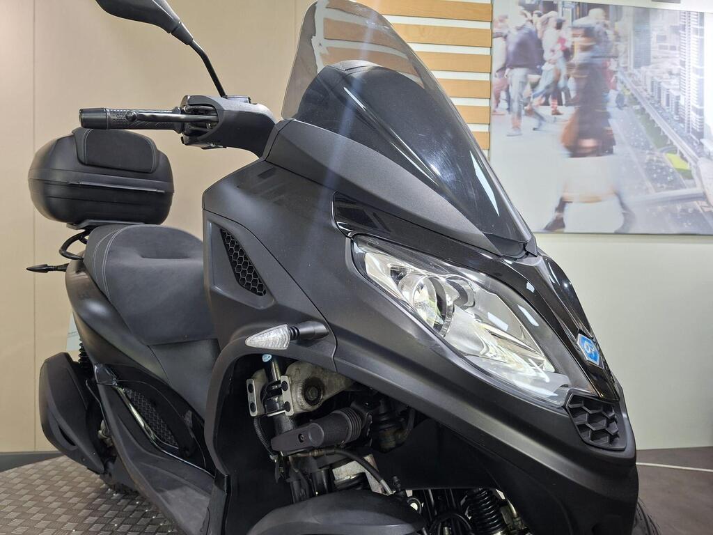 Piaggio MP3 300 2023 4