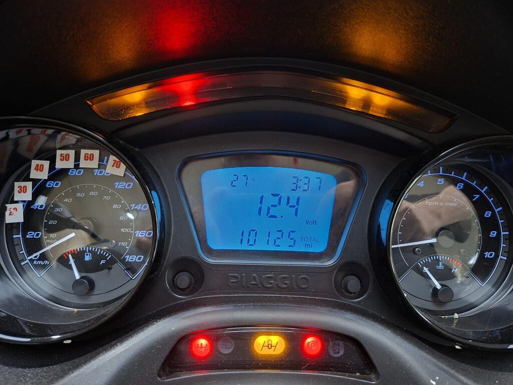 Piaggio MP3 300 2023 7