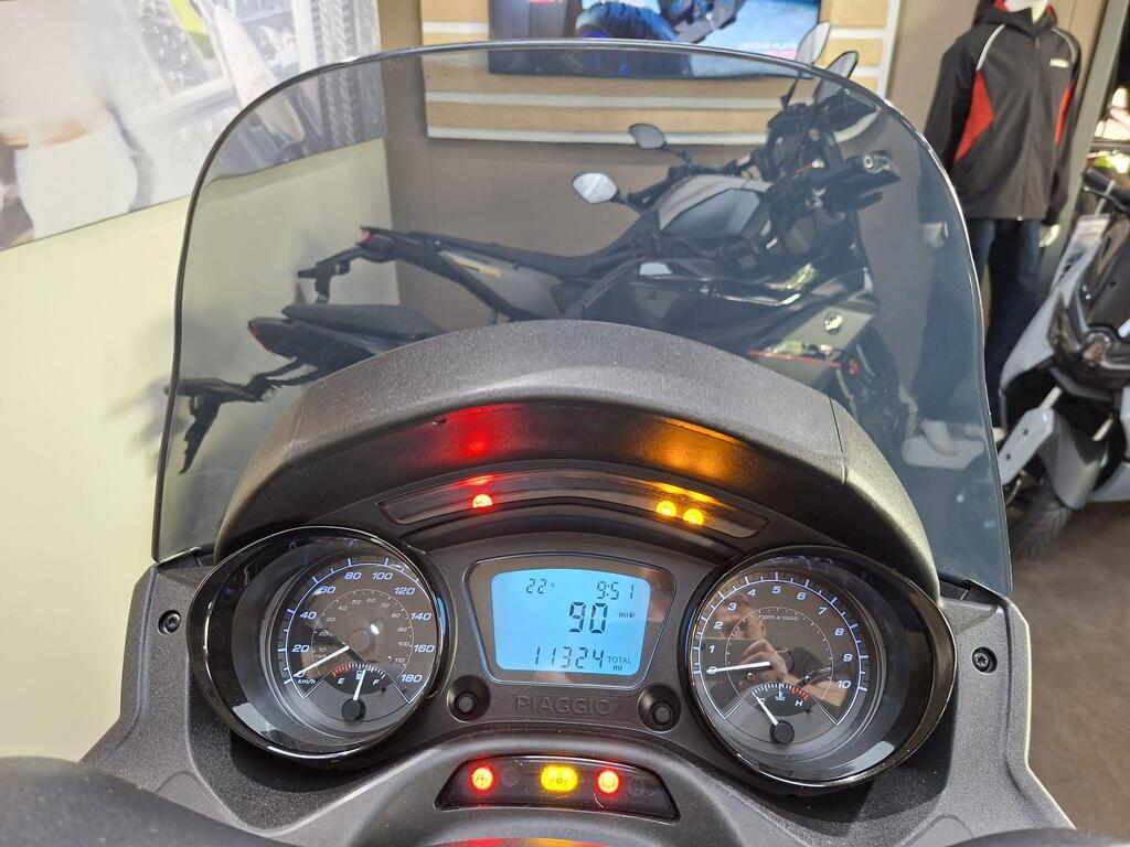 Piaggio MP3 300 2024 10