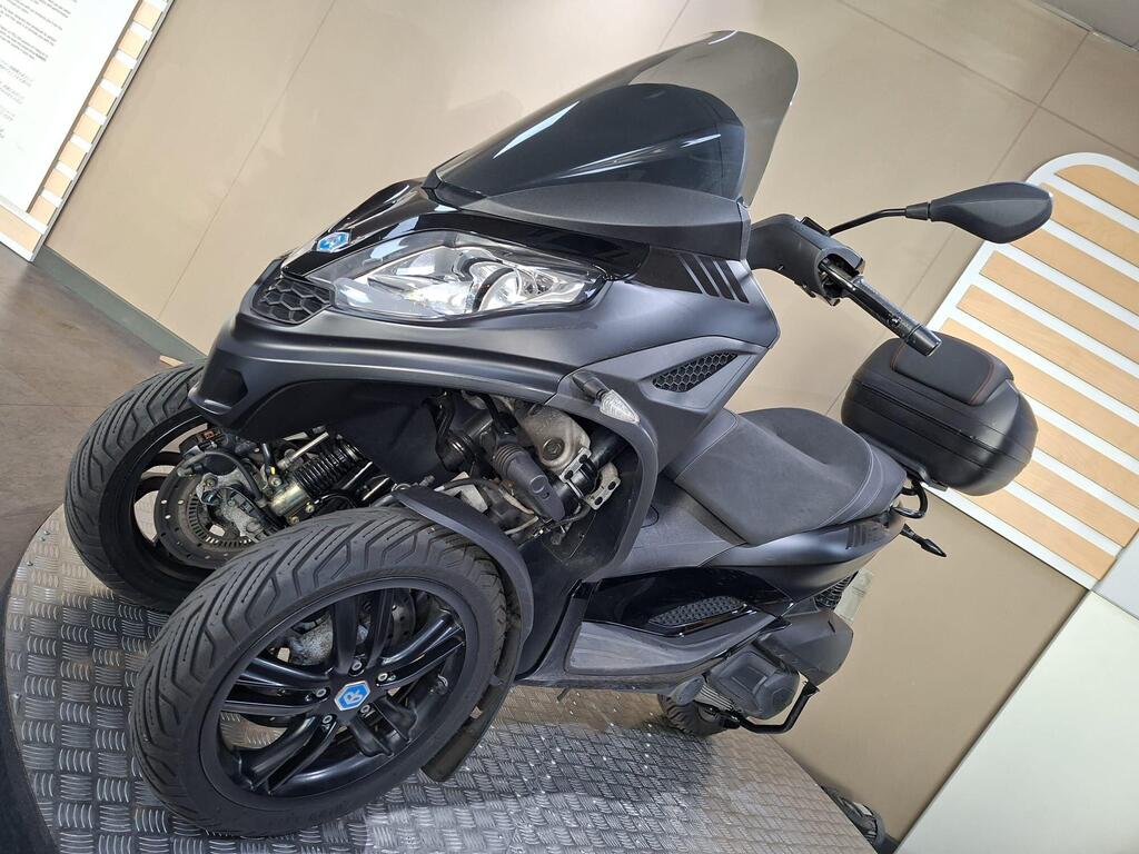 Piaggio MP3 300 2024 4