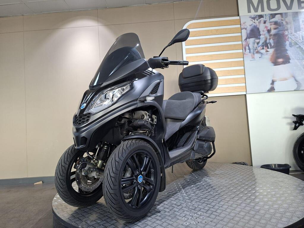 Piaggio MP3 300 2024 5