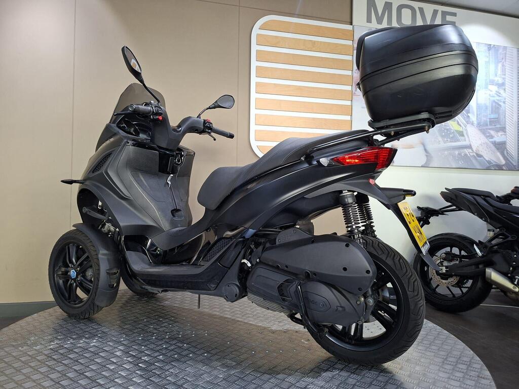 Piaggio MP3 300 2024 7