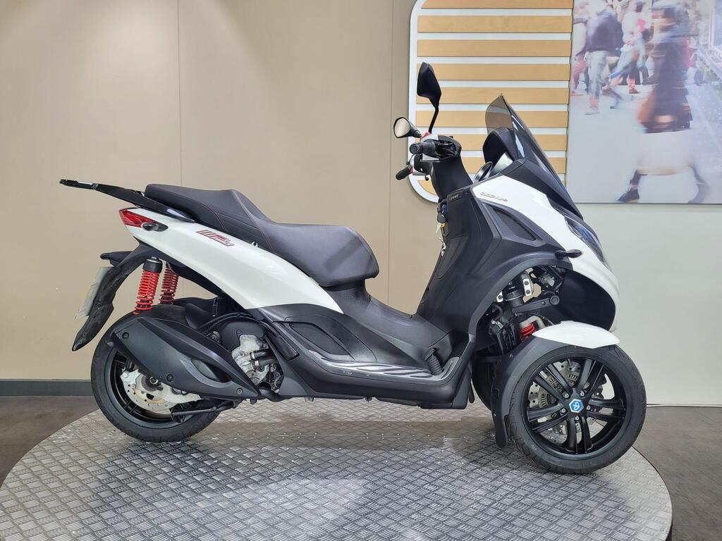 MP3 300 2021 1 Piaggio MP3 300 Sport 2021