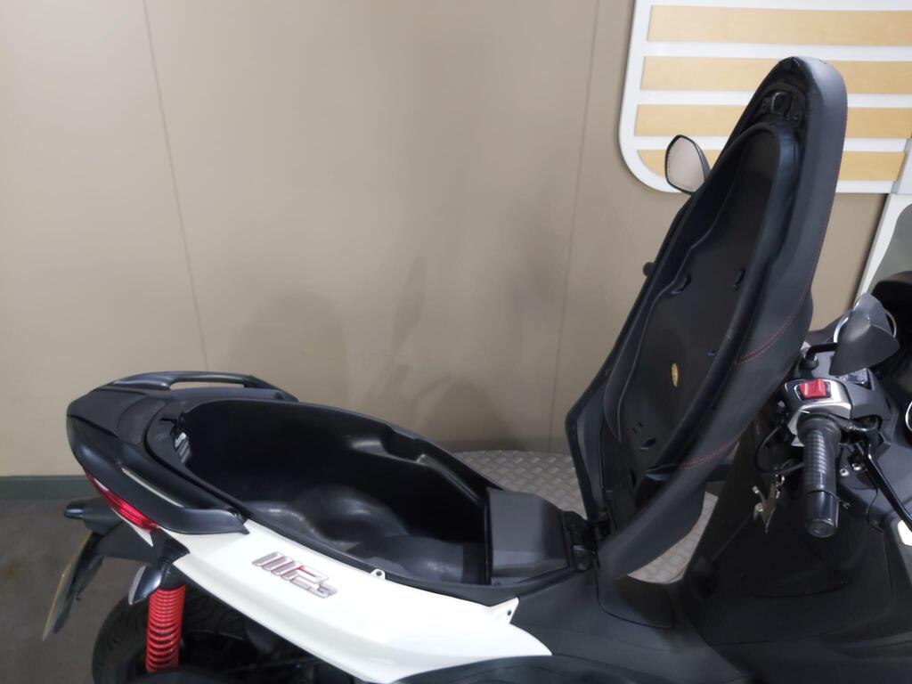 Piaggio MP3 300 2021 10