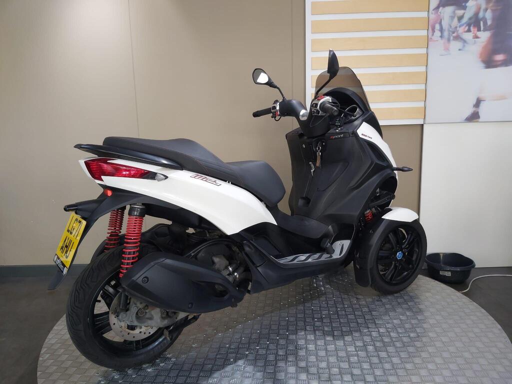 Piaggio MP3 300 2021 11