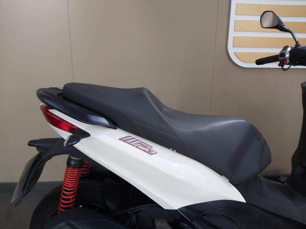 Piaggio MP3 300 2021 12