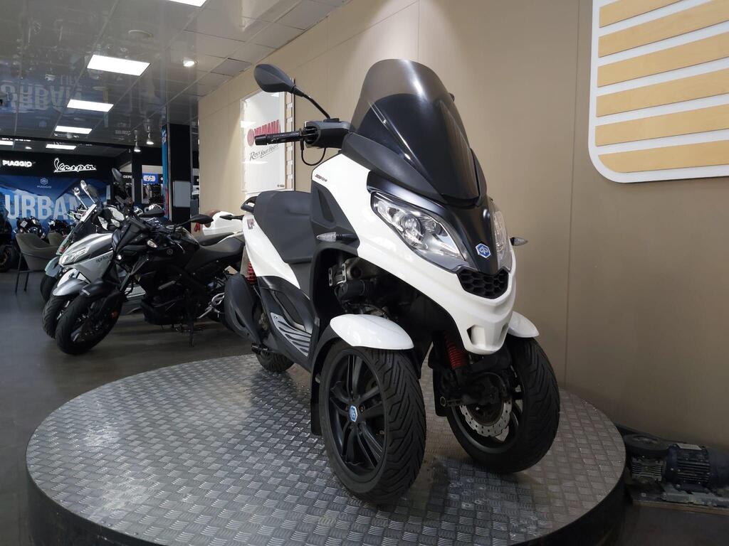 Piaggio MP3 300 2021 13