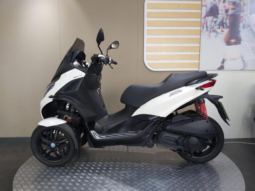 Piaggio MP3 300 2021 6