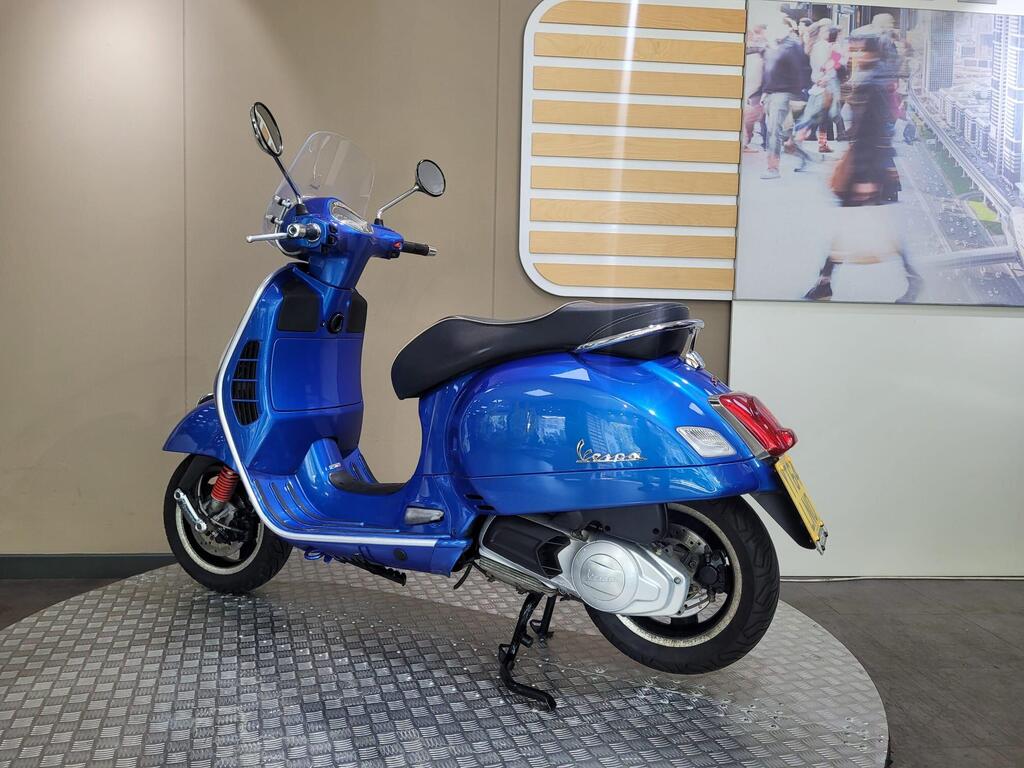 Vespa GTS 125 2014 12