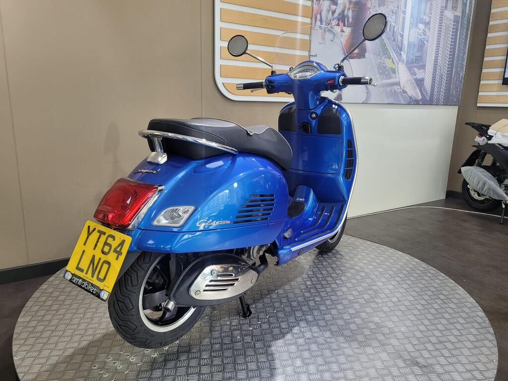Vespa GTS 125 2014 16