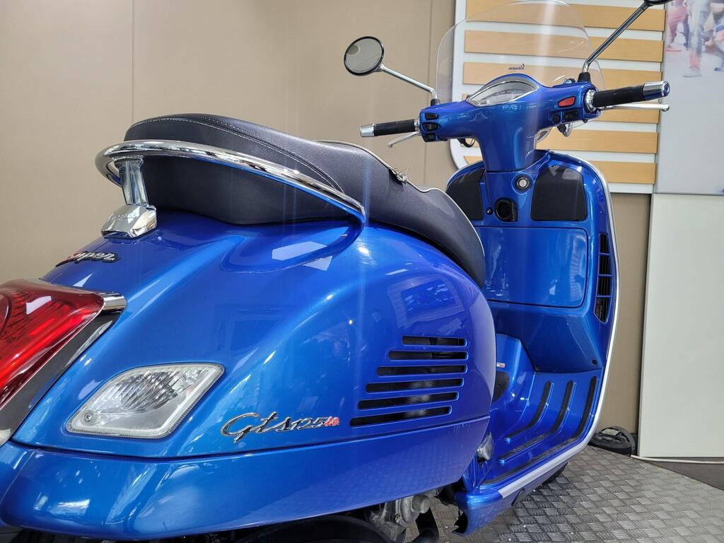 Vespa GTS 125 2014 3
