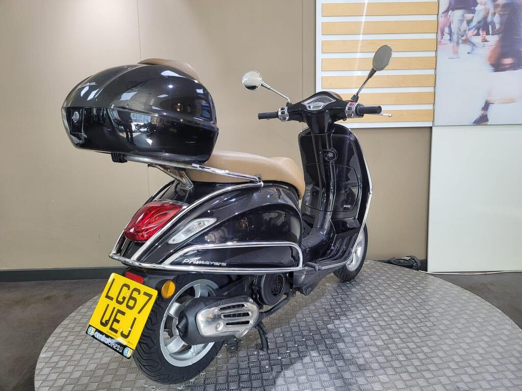 Vespa Primavera 125 2017 10