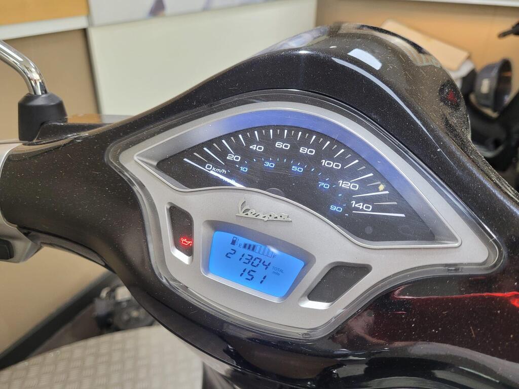 Vespa Primavera 125 2017 13