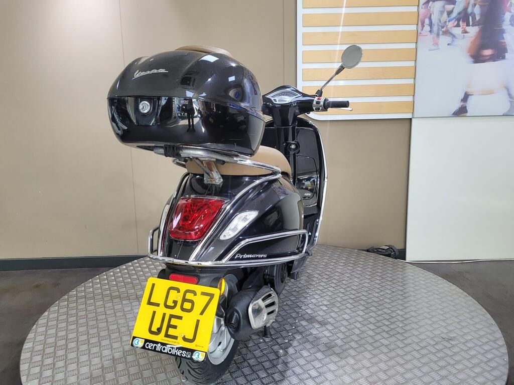 Vespa Primavera 125 2017 9