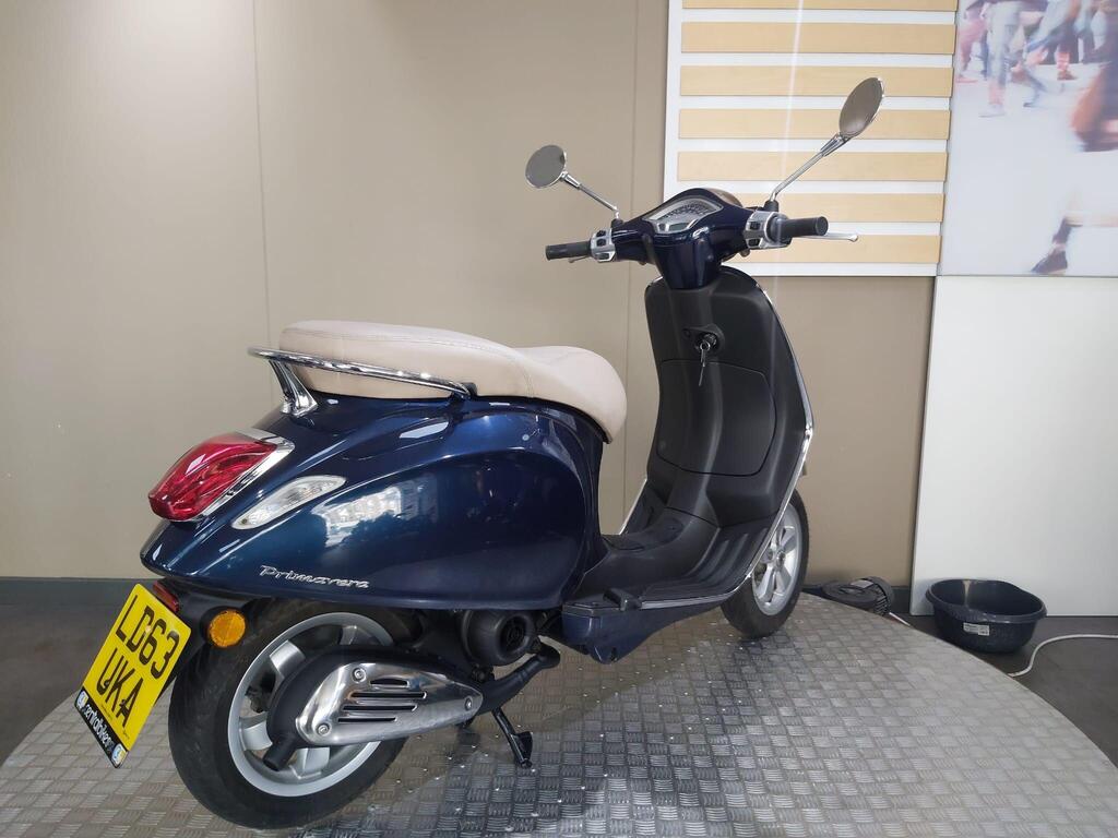 Vespa Primavera 50 2014 11