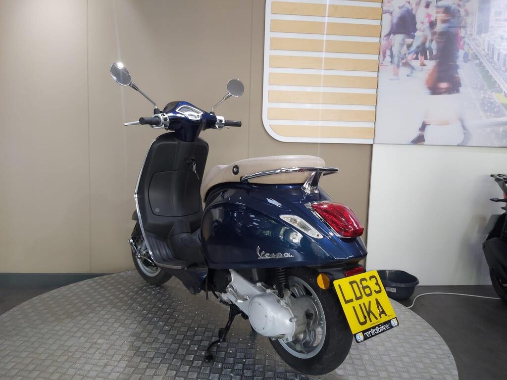 Vespa Primavera 50 2014 8